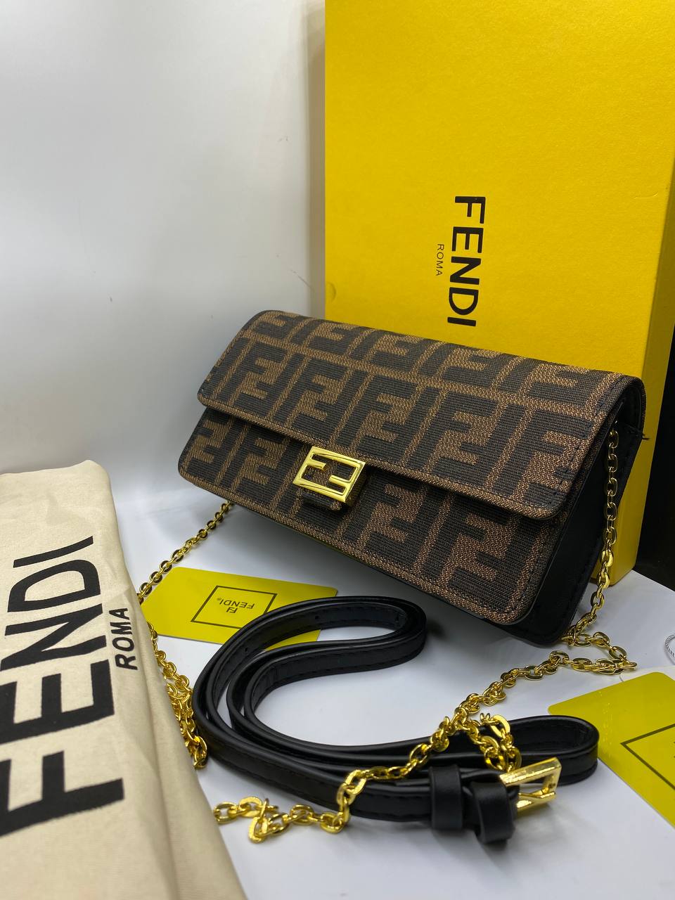 Fendi
Sac à main en toile Baguette